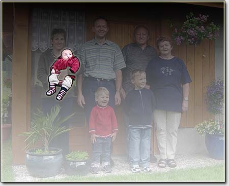 Familie Emmenegger Gruppenbild mit akt. Person hell